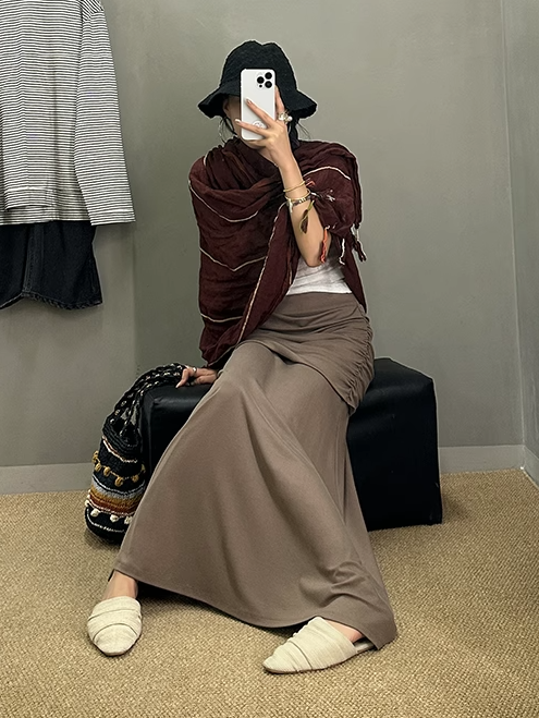 Hip-Covering Long Skirt_BDHL7347