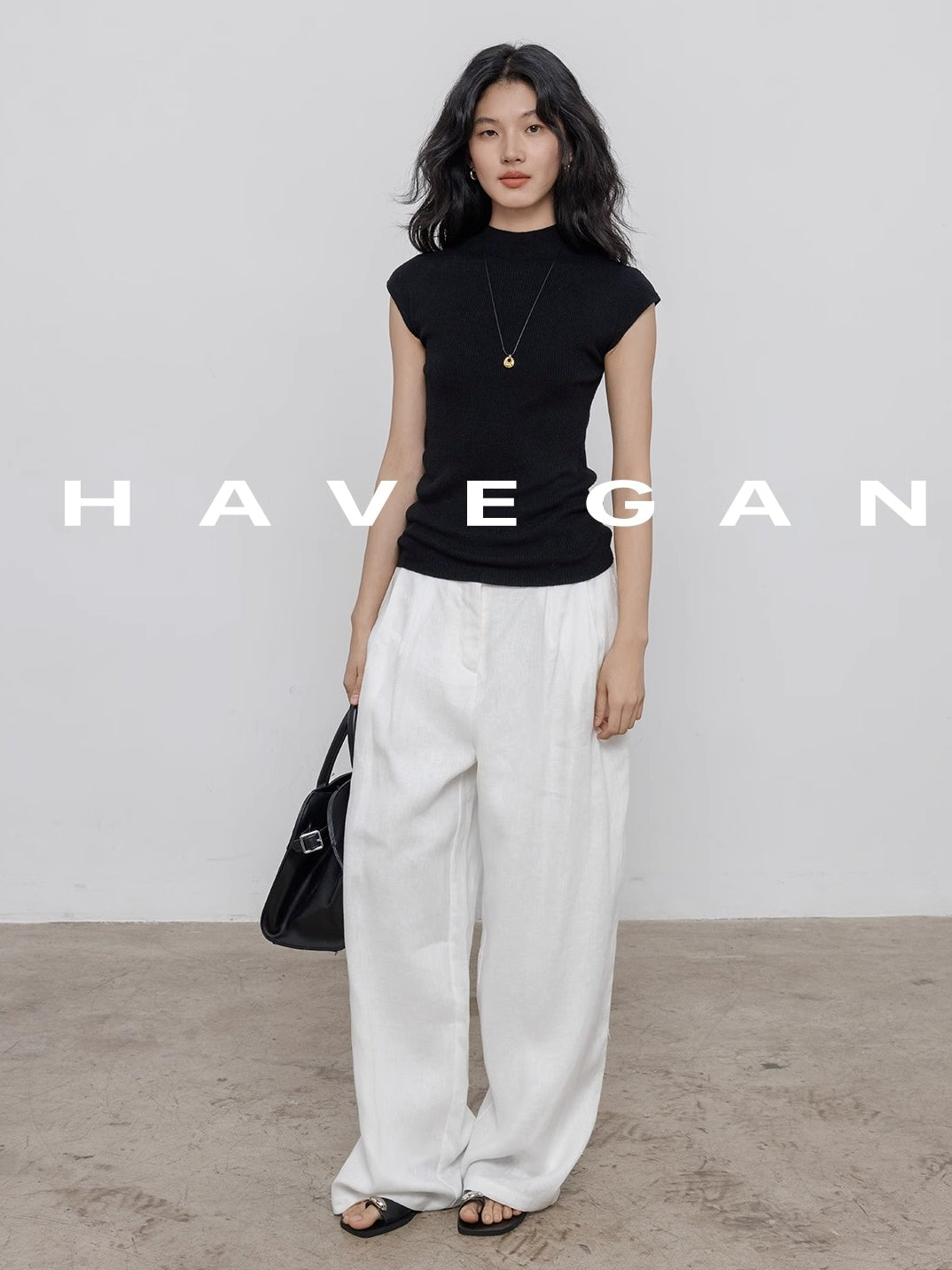 Half Turtleneck Knitted Vest_BDHL7357