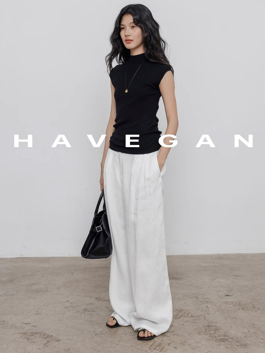 Half Turtleneck Knitted Vest_BDHL7357