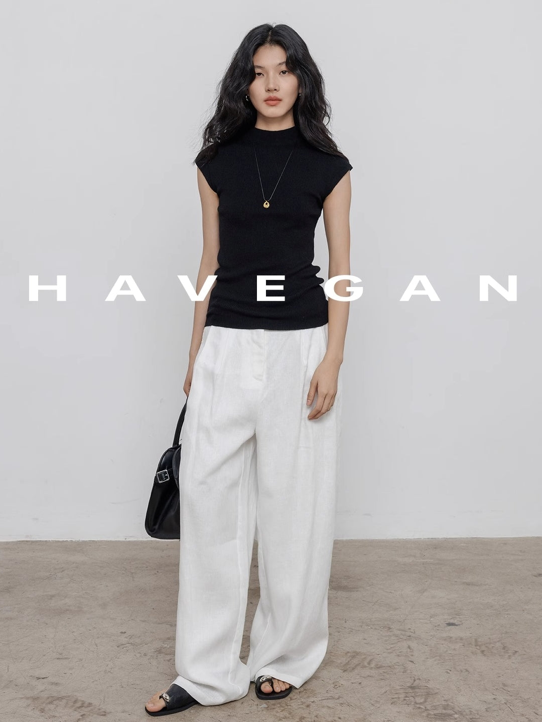 Half Turtleneck Knitted Vest_BDHL7357