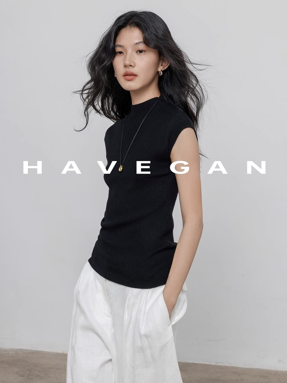 Half Turtleneck Knitted Vest_BDHL7357
