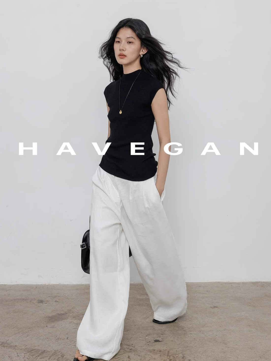 Half Turtleneck Knitted Vest_BDHL7357