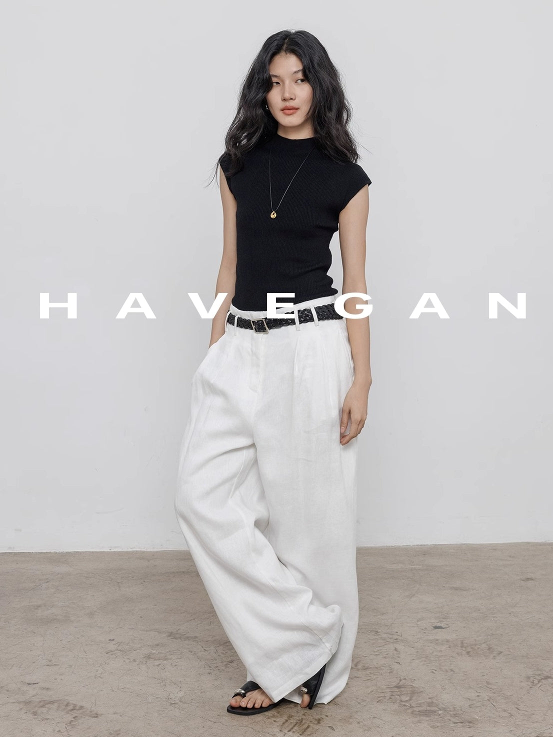Half Turtleneck Knitted Vest_BDHL7357
