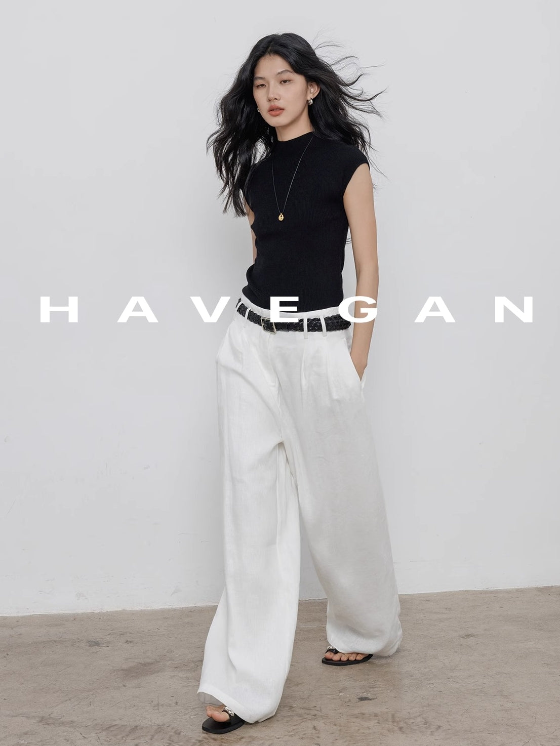 Half Turtleneck Knitted Vest_BDHL7357