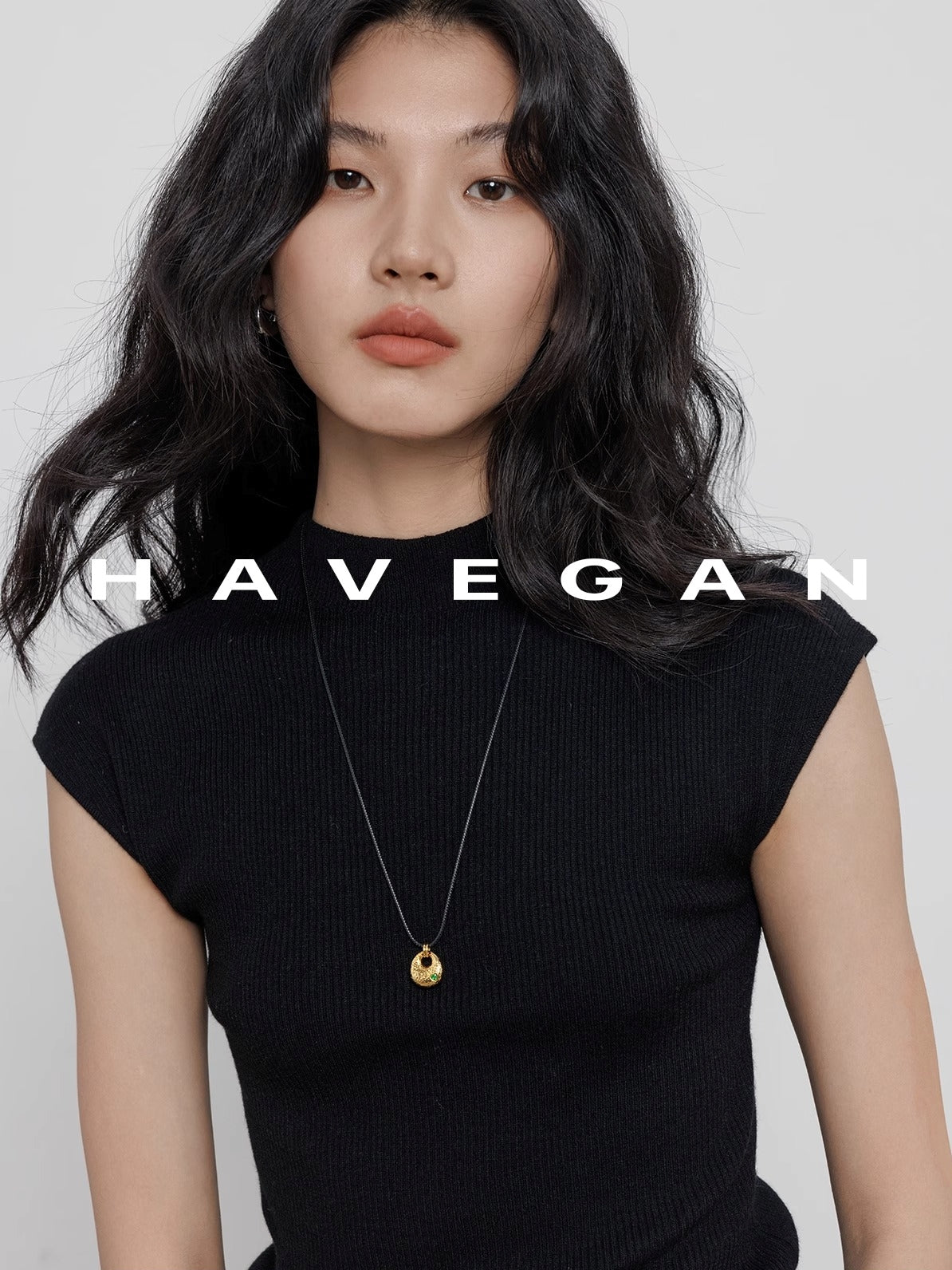 Half Turtleneck Knitted Vest_BDHL7357