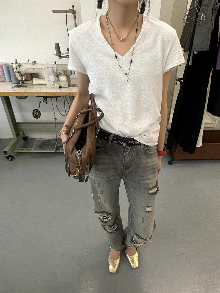 Slim Short V-Neck T-Shirt_BDHL7302