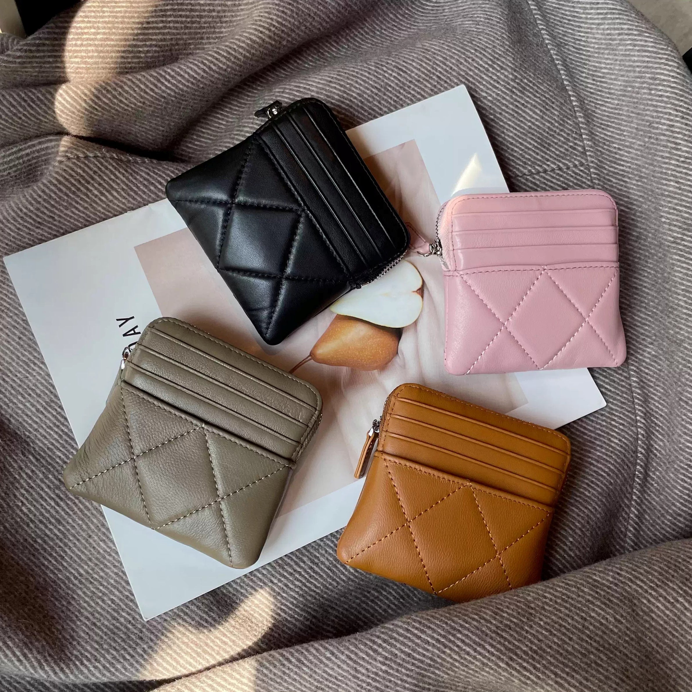 Elegant Quilted Mini Card Holder Wallet_BDHL8196