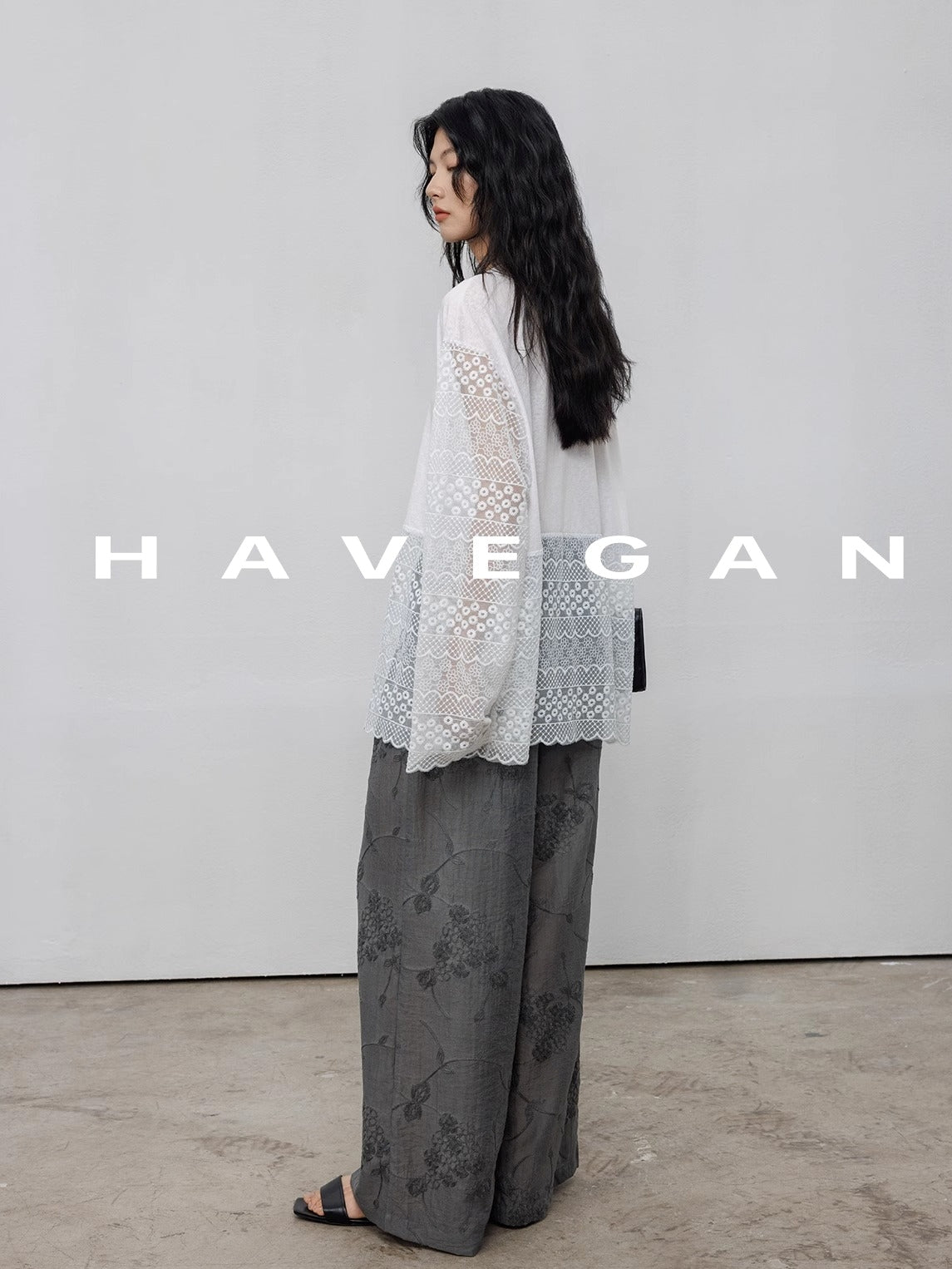 Embroidered Wide-Leg Pants_BDHL7479