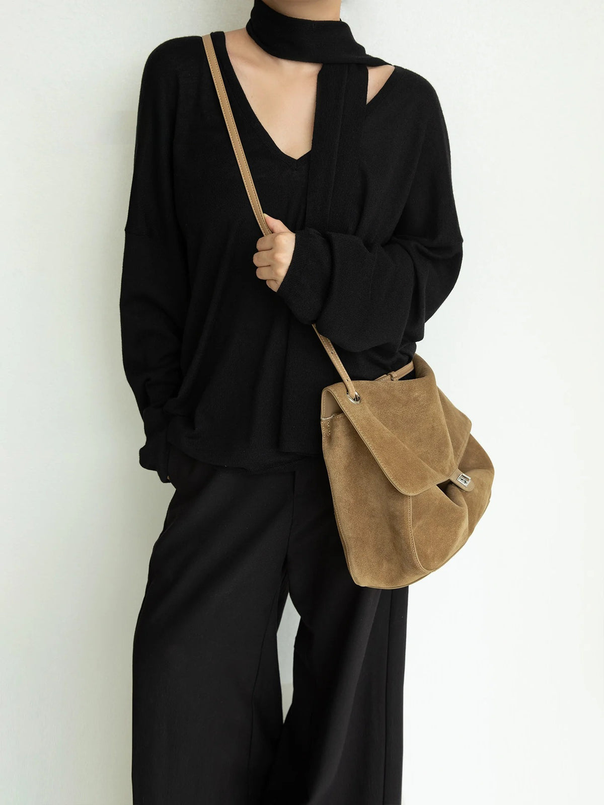 Matte Leather Flap Shoulder Bag_BDHL8456