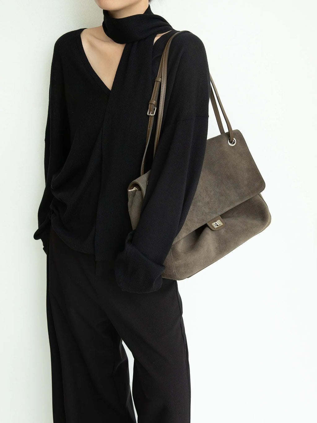 Matte Leather Flap Shoulder Bag_BDHL8456