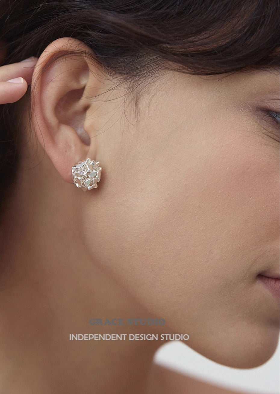 Hydrangea Bloom Textured Metal Pierced Earrings_BDHL7674
