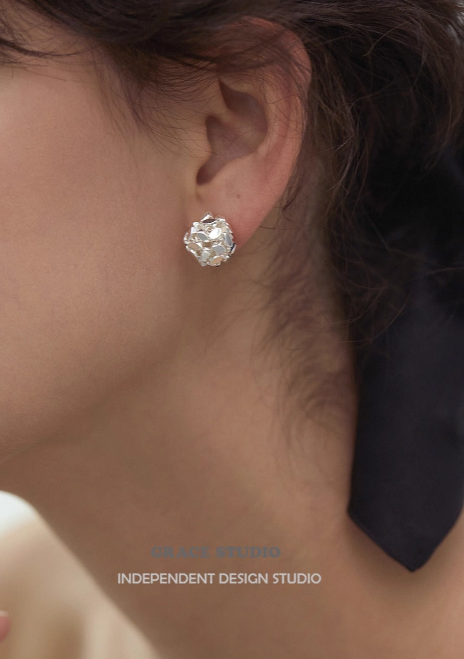 Hydrangea Bloom Textured Metal Pierced Earrings_BDHL7674