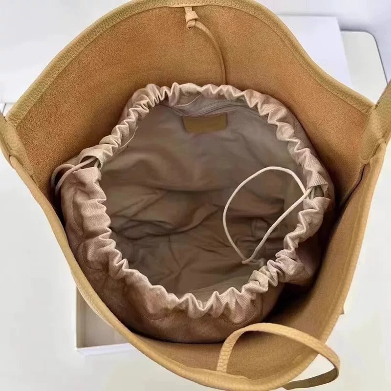 Leather Bucket Tote Bag_BDHL8457