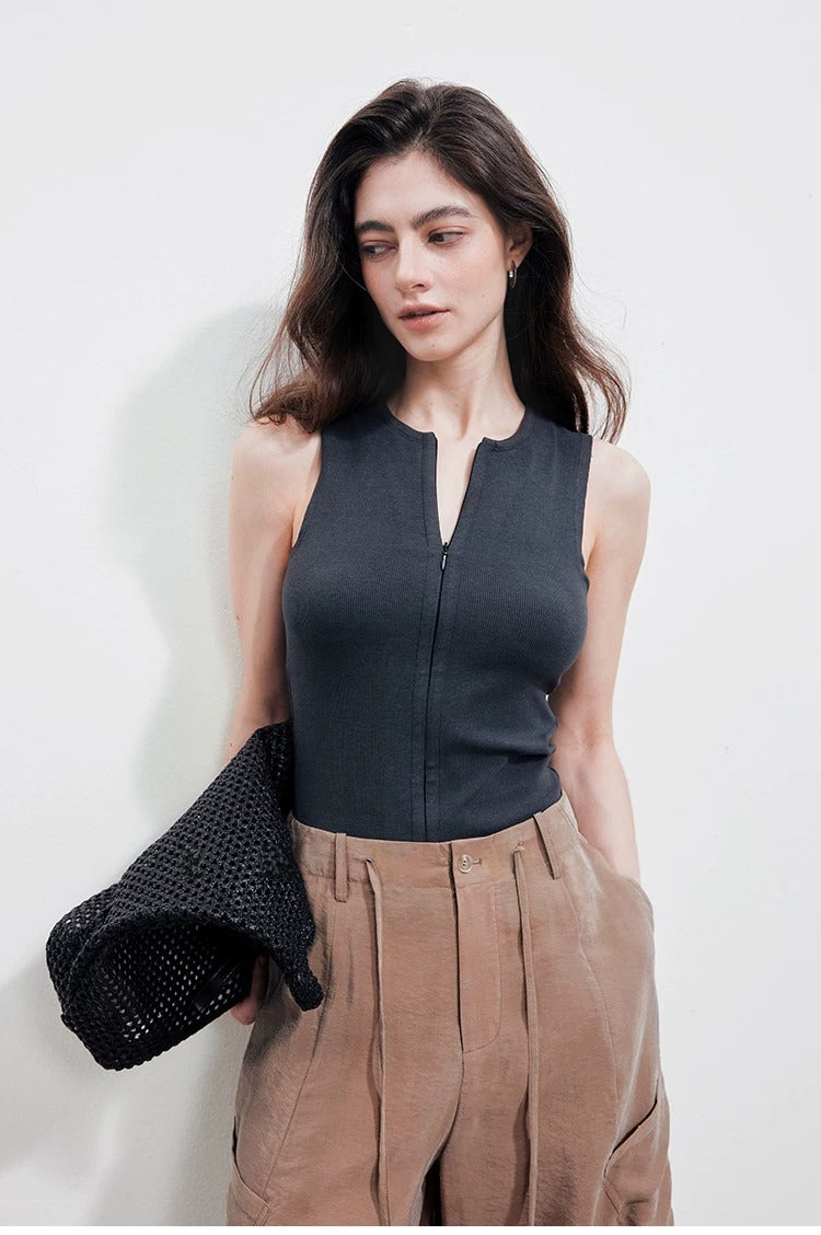 Sleeveless Zip Tank Top_BDHL8389
