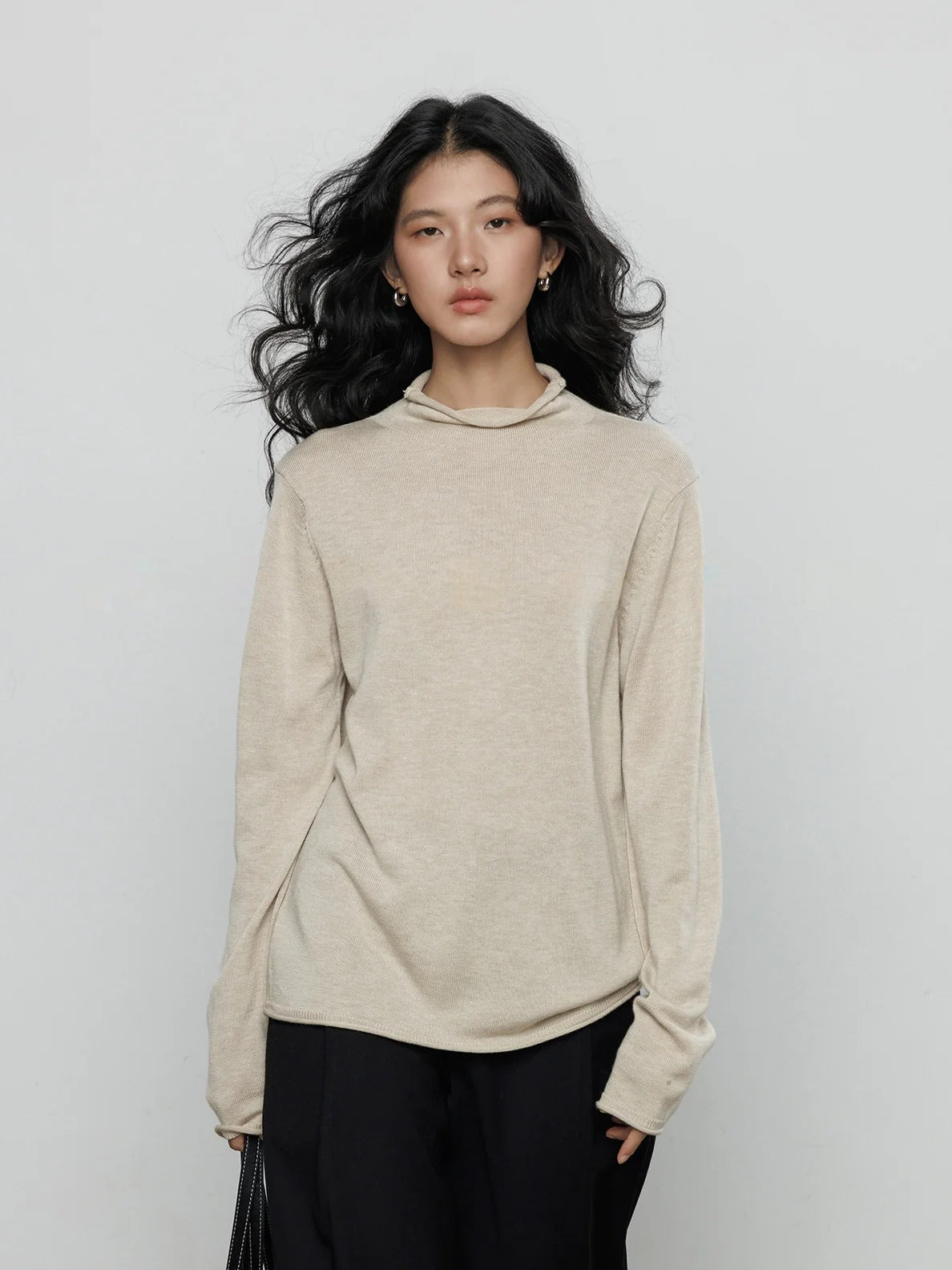 High-Neck Relaxed Tops_BDHL7899