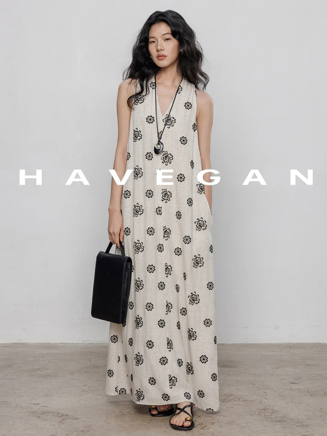 V-Neck Embroidered Floral Dress_BDHL7237