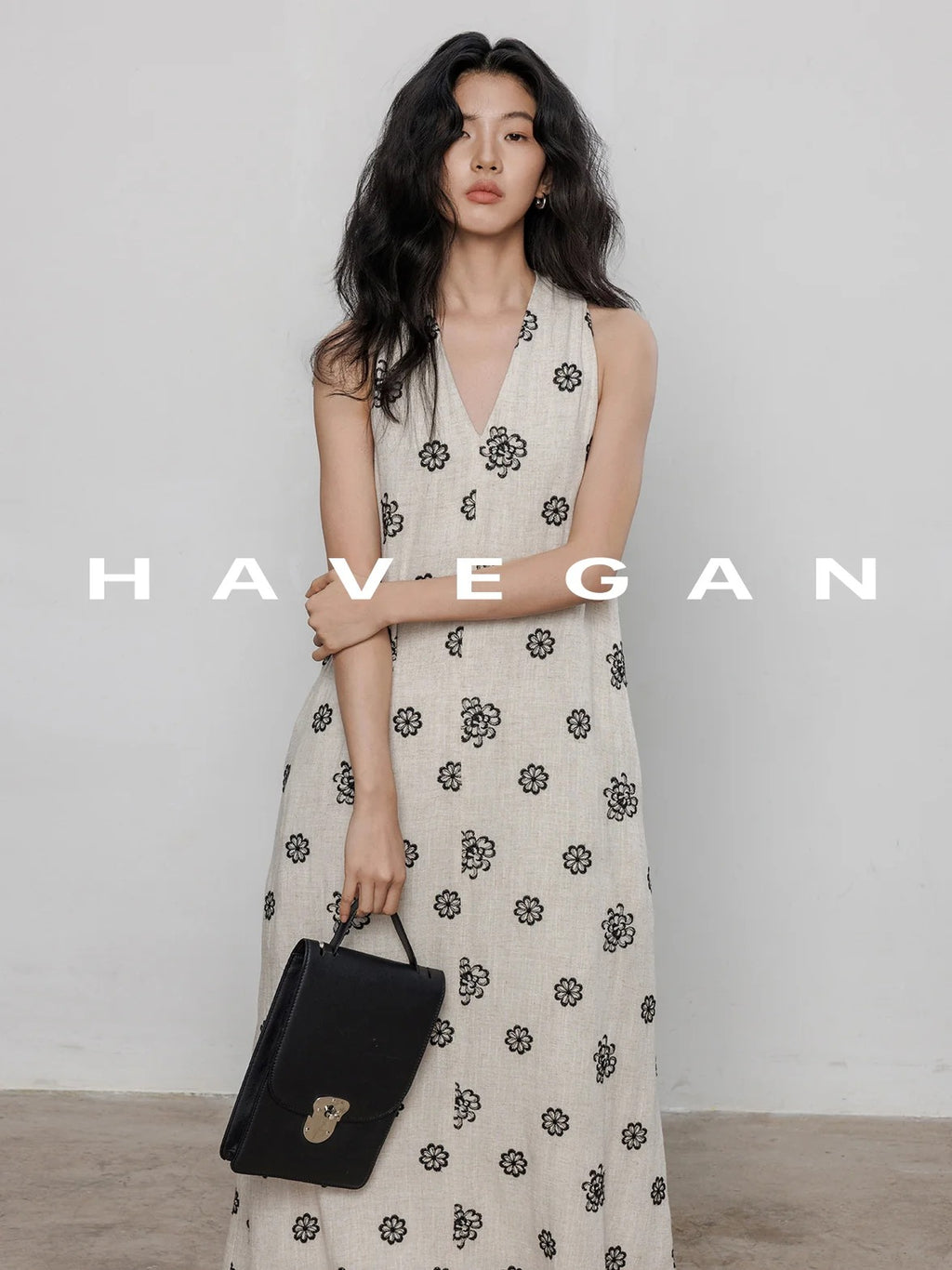 V-Neck Embroidered Floral Dress_BDHL7237