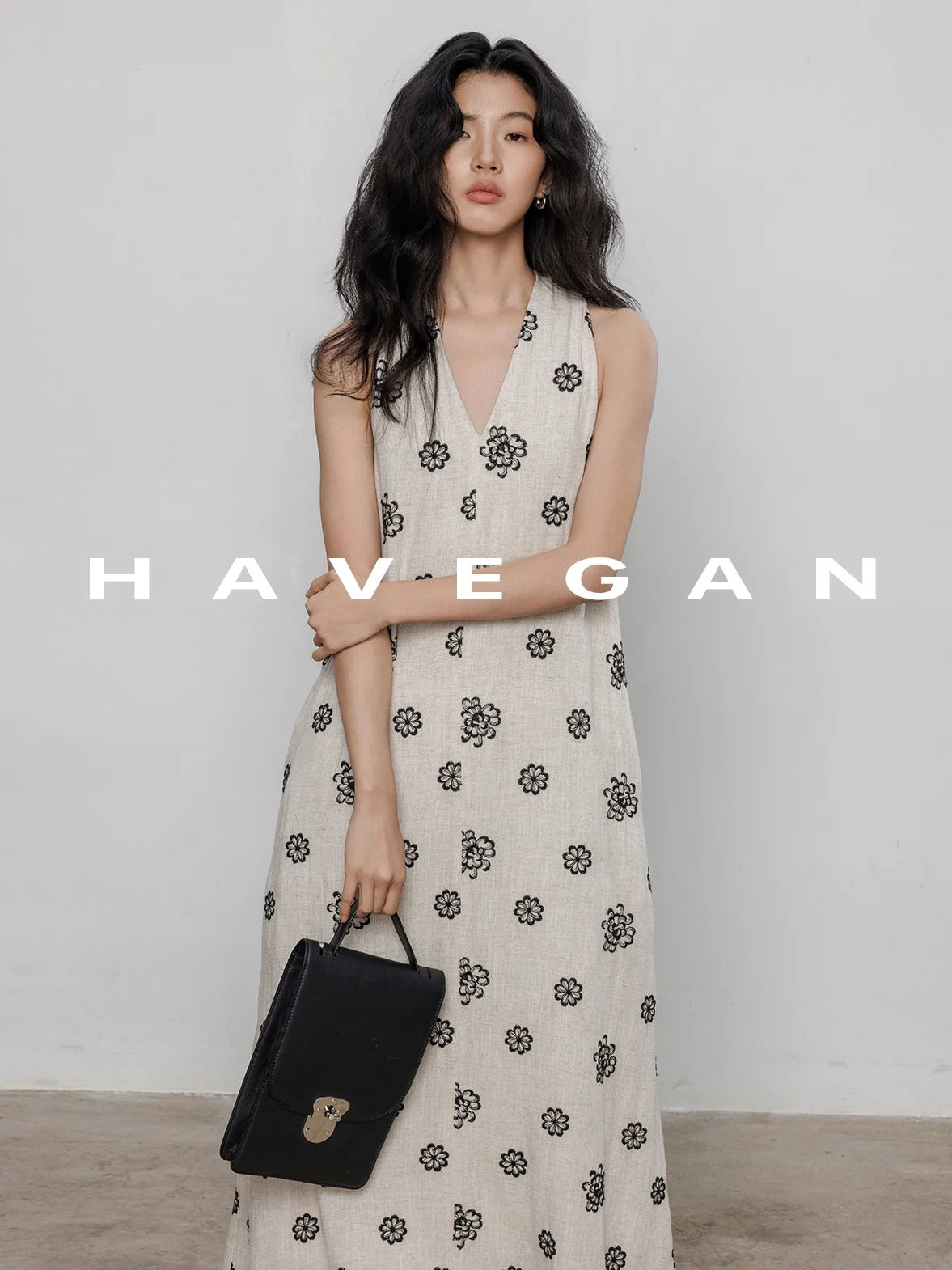 V-Neck Embroidered Floral Dress_BDHL7237