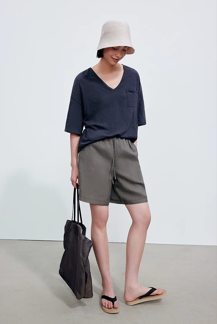 Crinkle Texture V-Neck Tee_BDHL8342