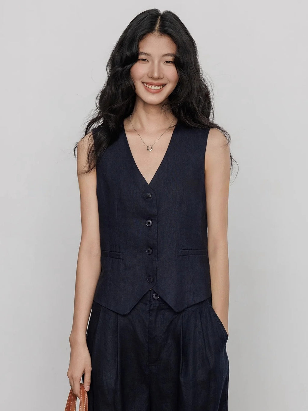 Short Vest Or Straight Pants_BDHL7382