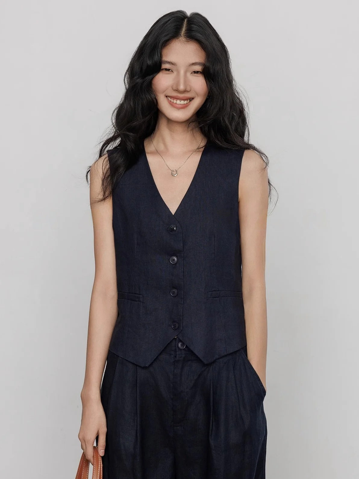 Short Vest Or Straight Pants_BDHL7382