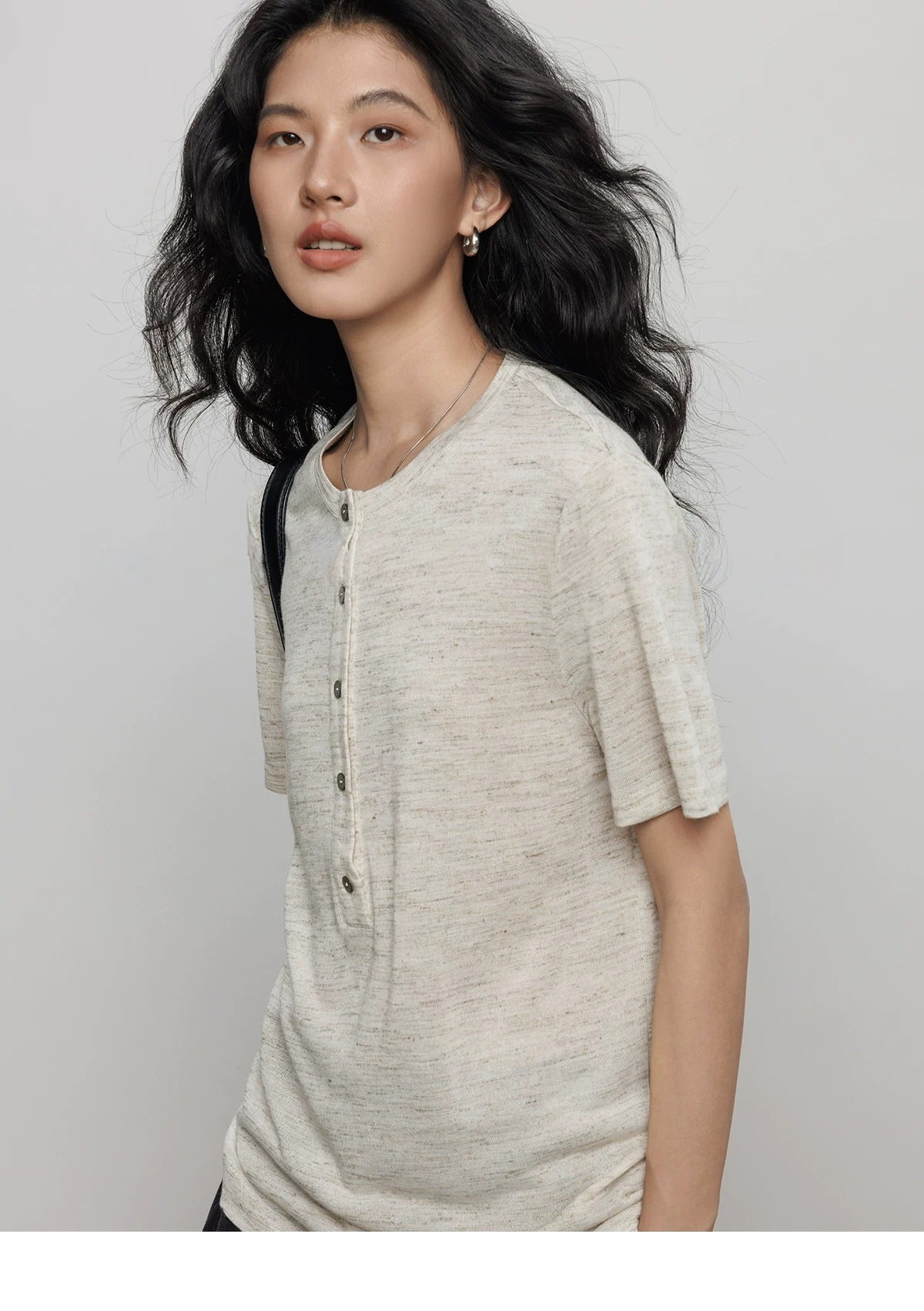 Henley Neck Linen Blend Tee_BDHL8361