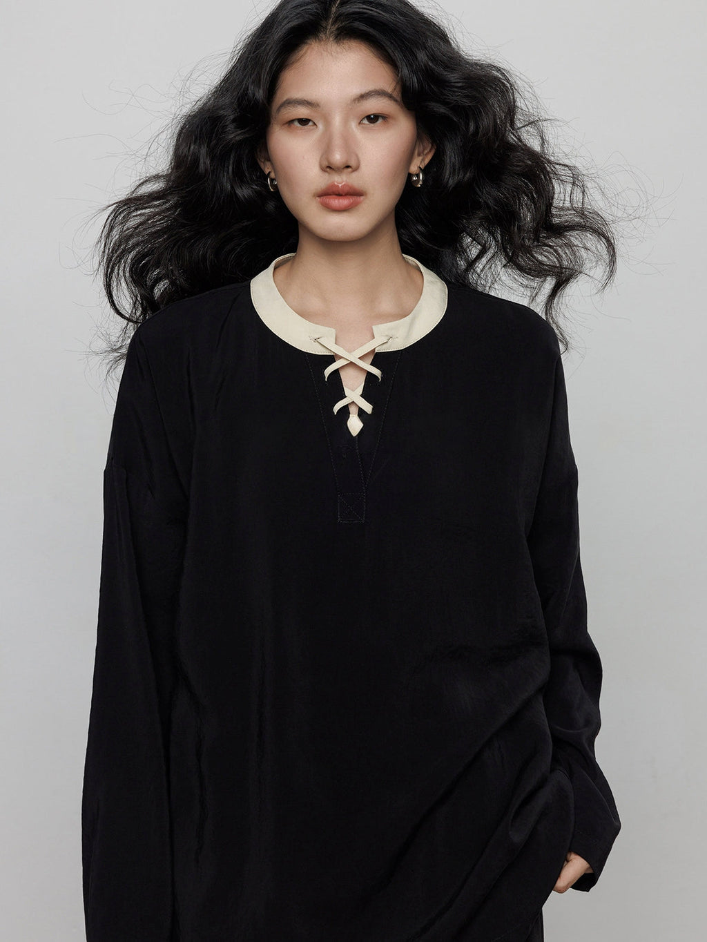 V-Neck Colour-Block Tops_BDHL8138