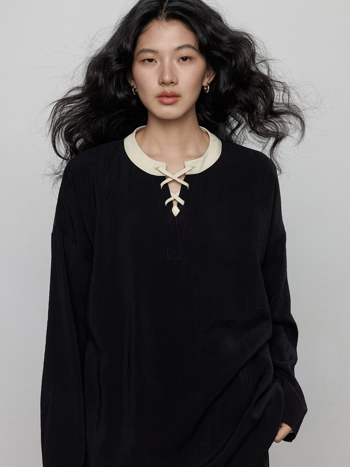 V-Neck Colour-Block Tops_BDHL8138