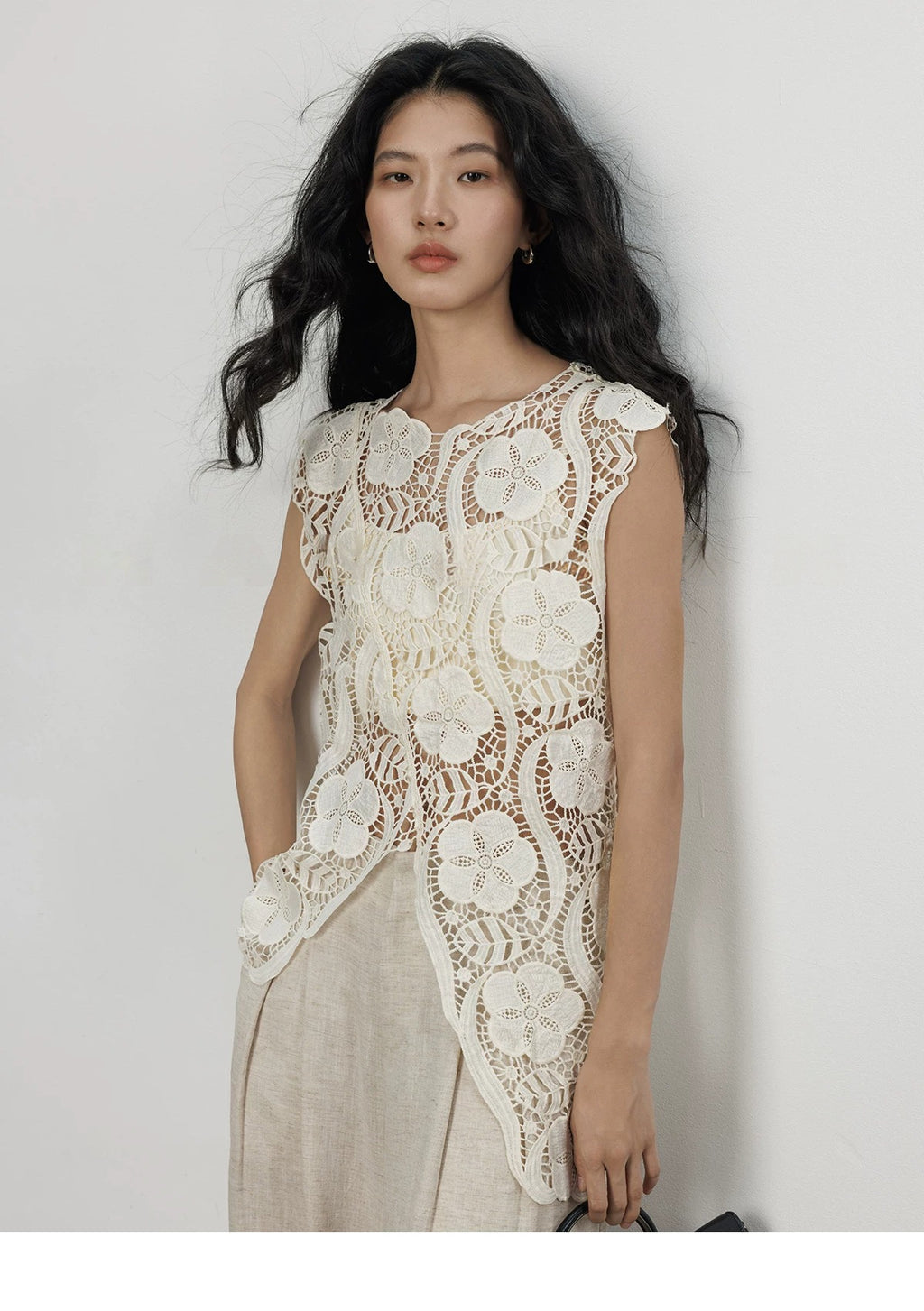 Floral Lace Sleeveless Top_BDHL8357