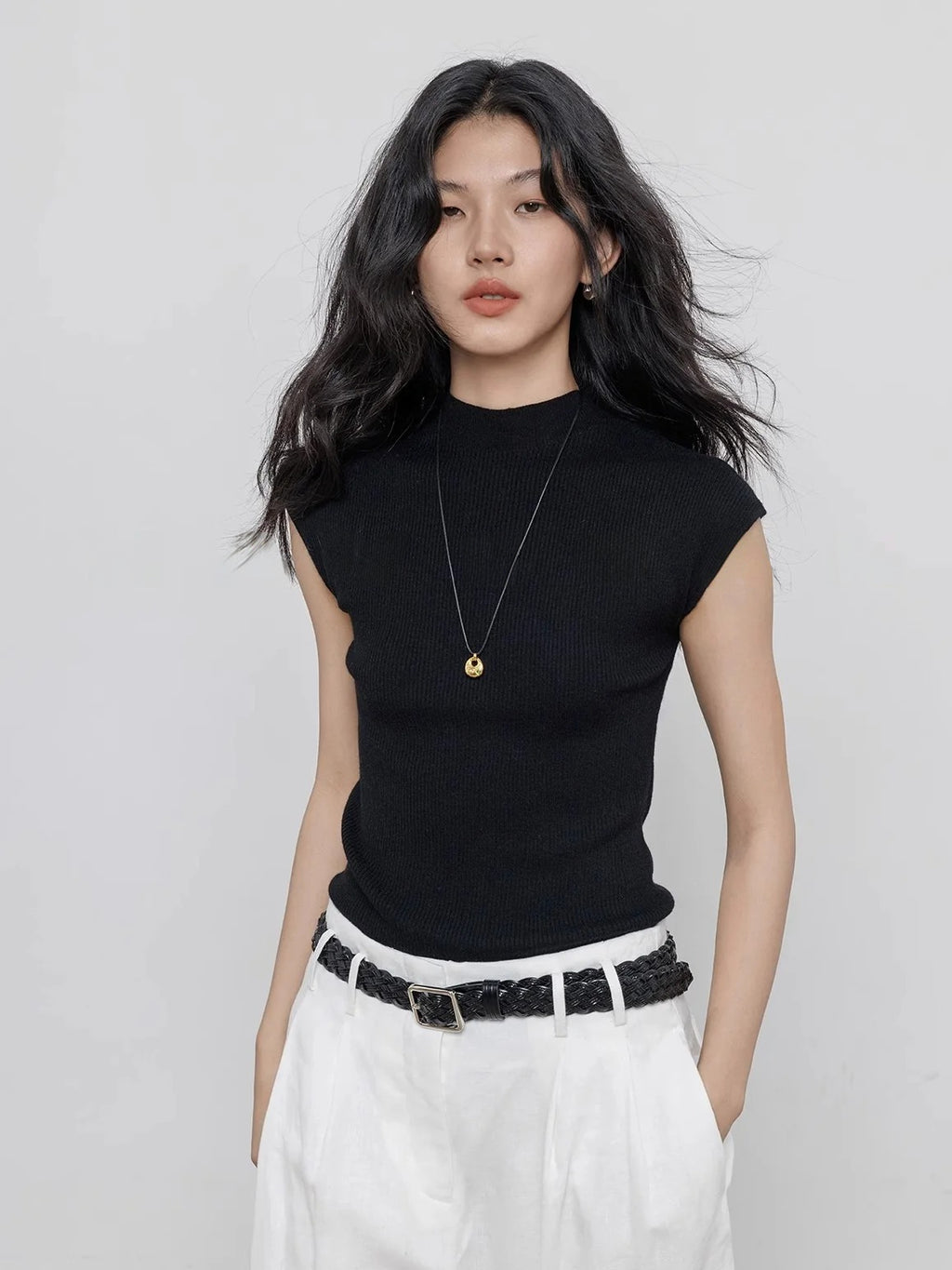 Half Turtleneck Knitted Vest_BDHL7357