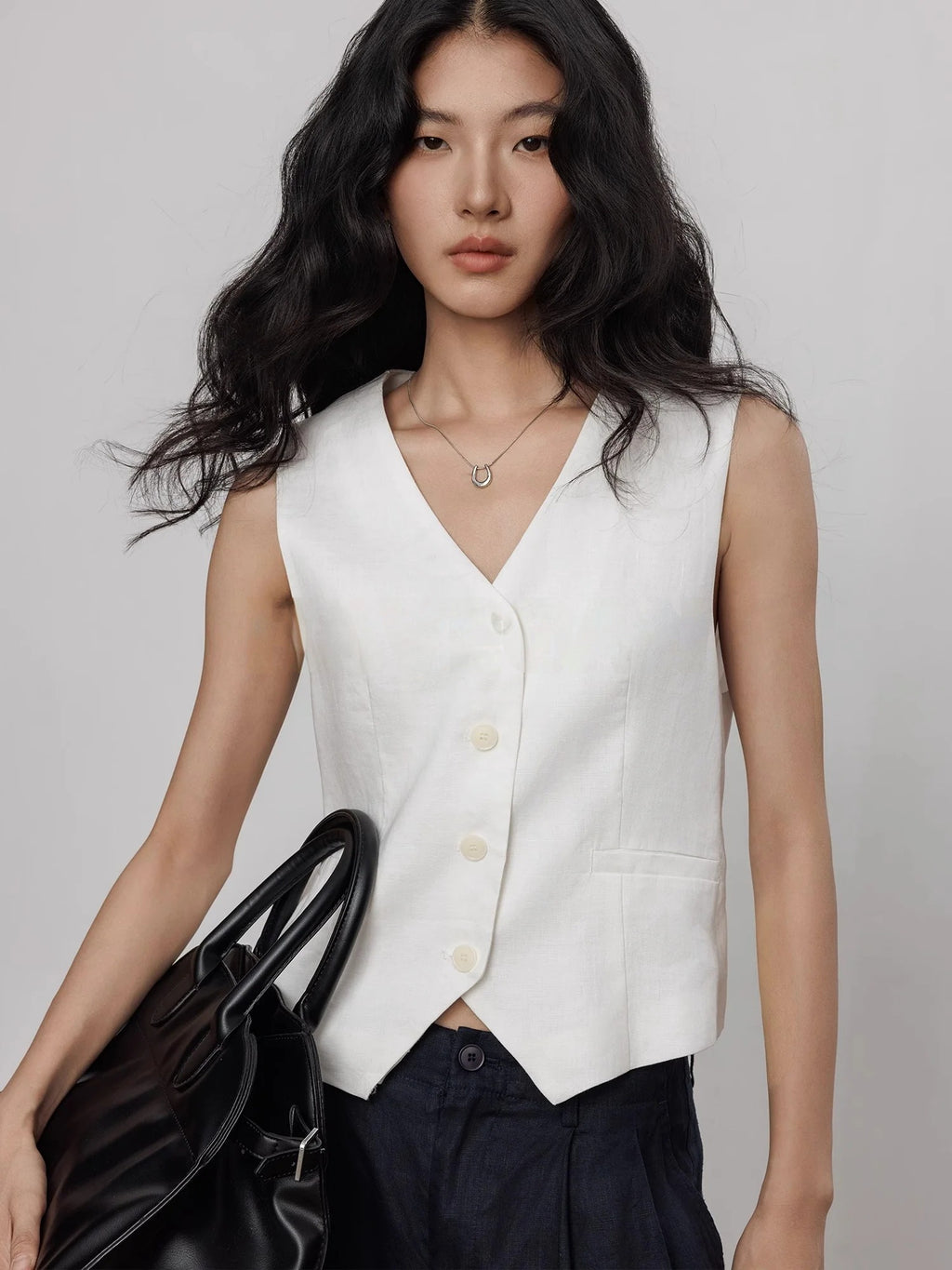 Short Vest Or Straight Pants_BDHL7382