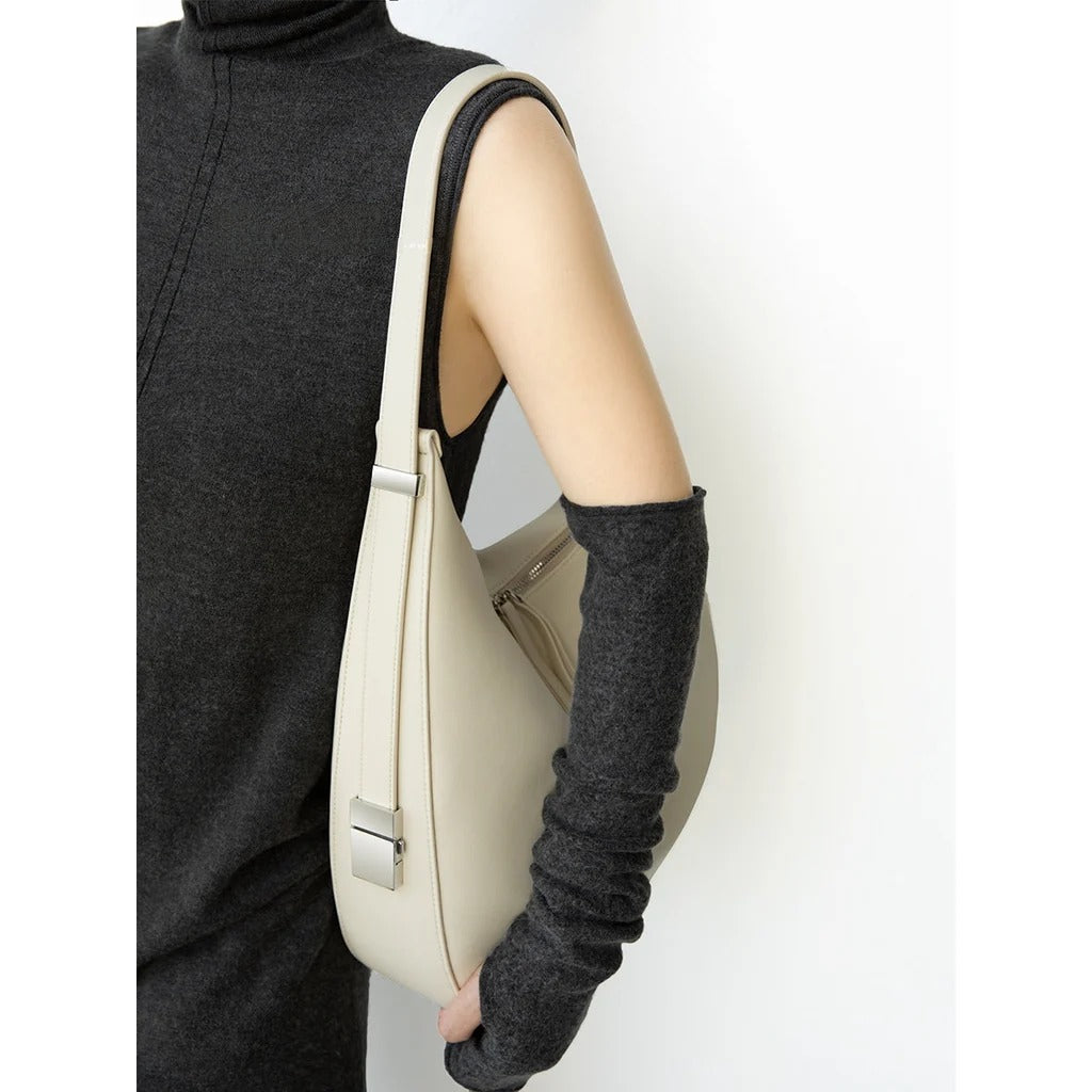 Large Slouchy Shoulder Bag_BDHL8455