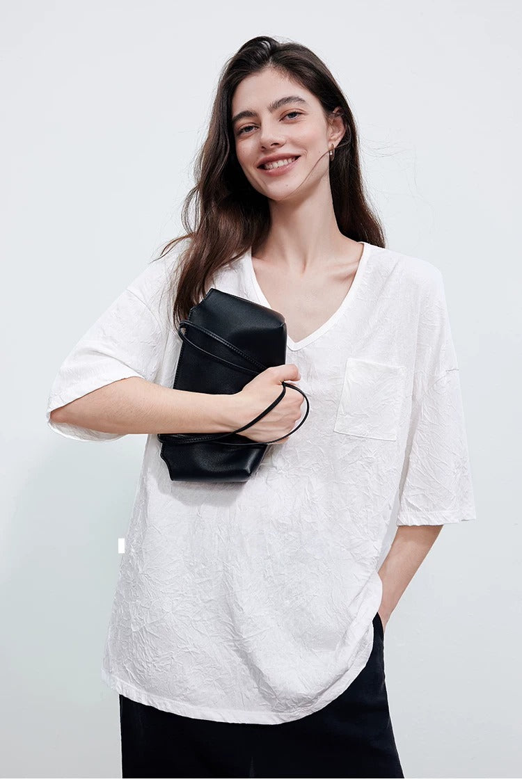 Crinkle Texture V-Neck Tee_BDHL8342