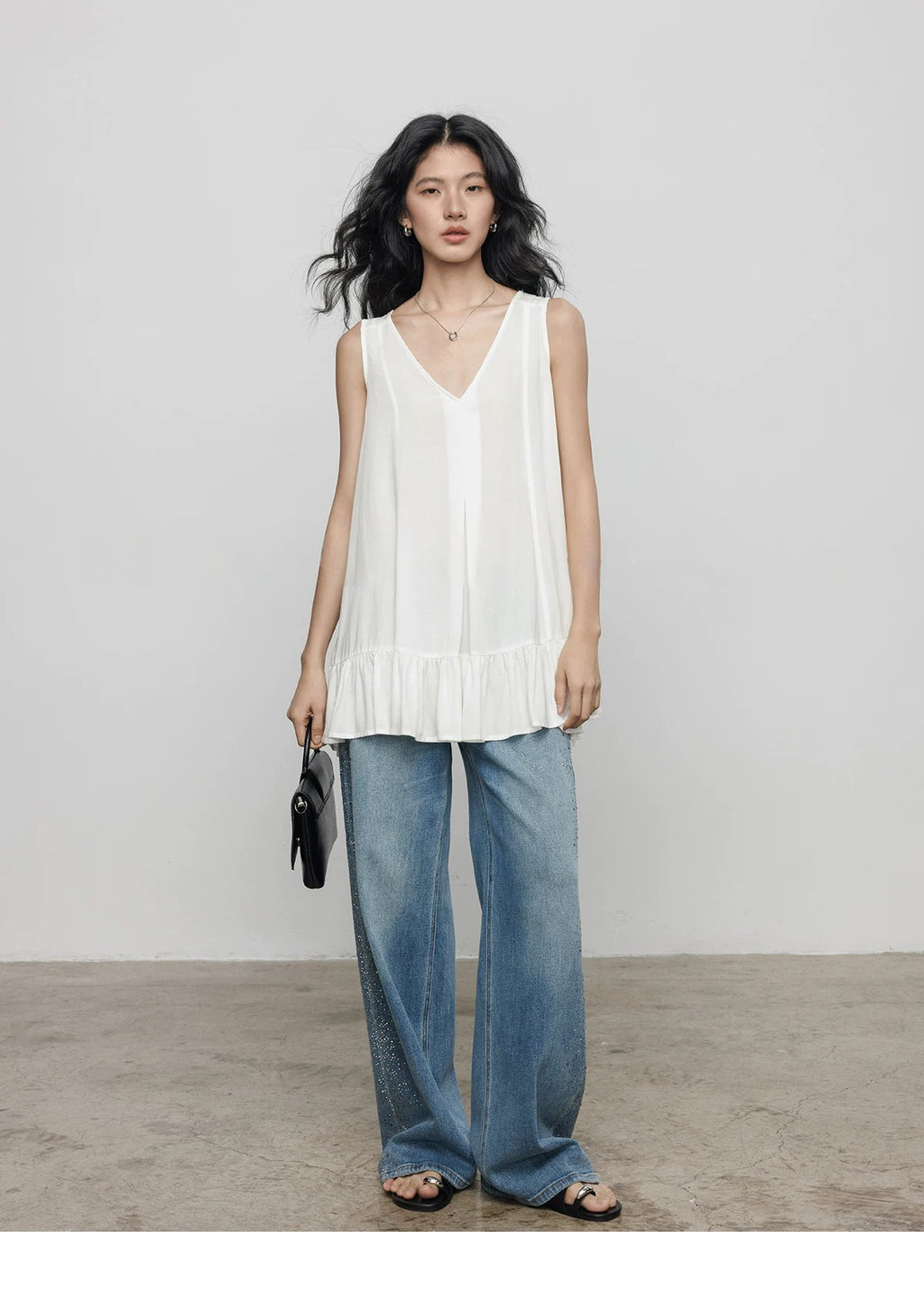 Ruffle Hem Sleeveless Linen Top_BDHL8360