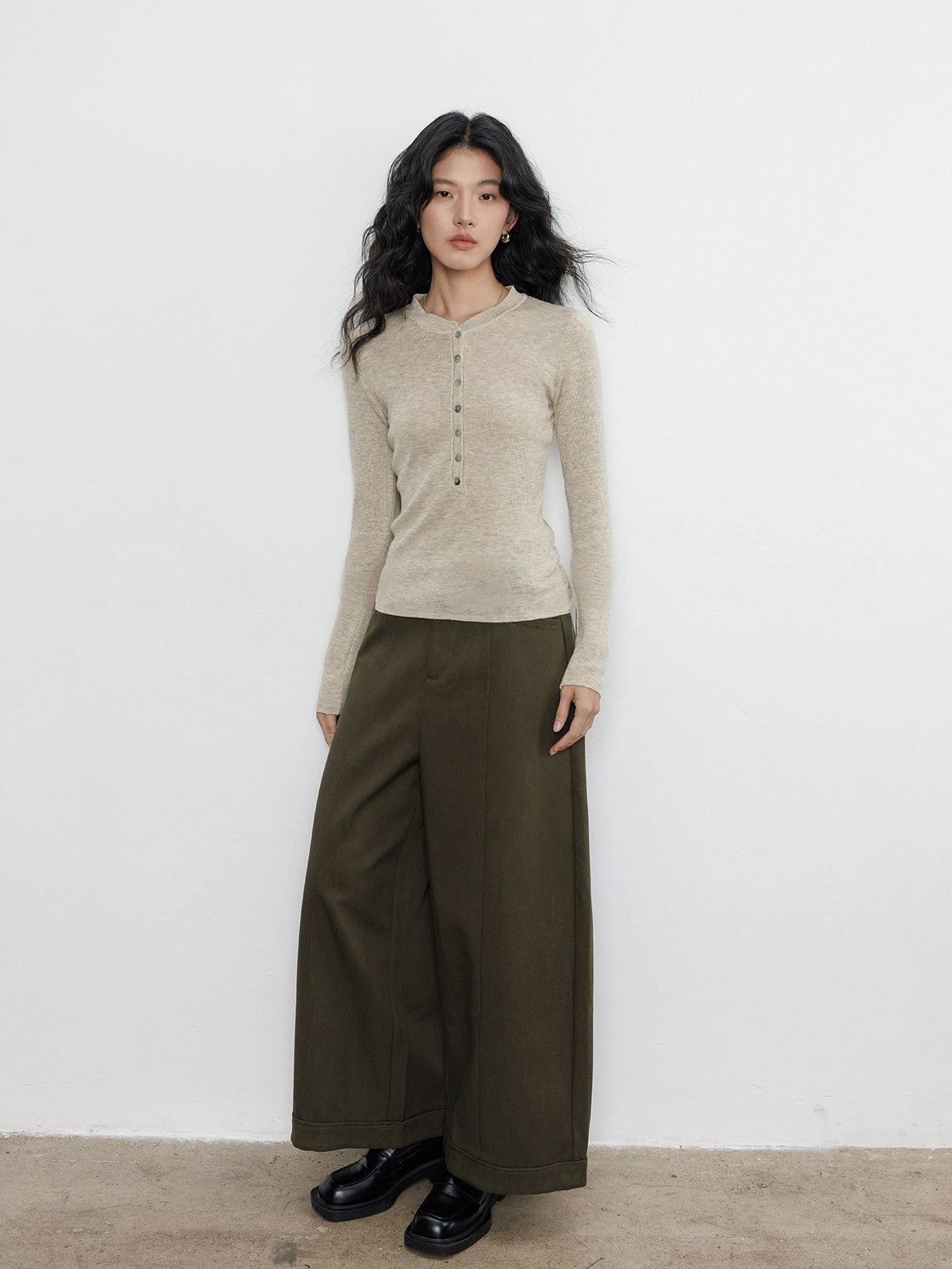 Henry-Collar Knit Slim Tops_BDHL8139