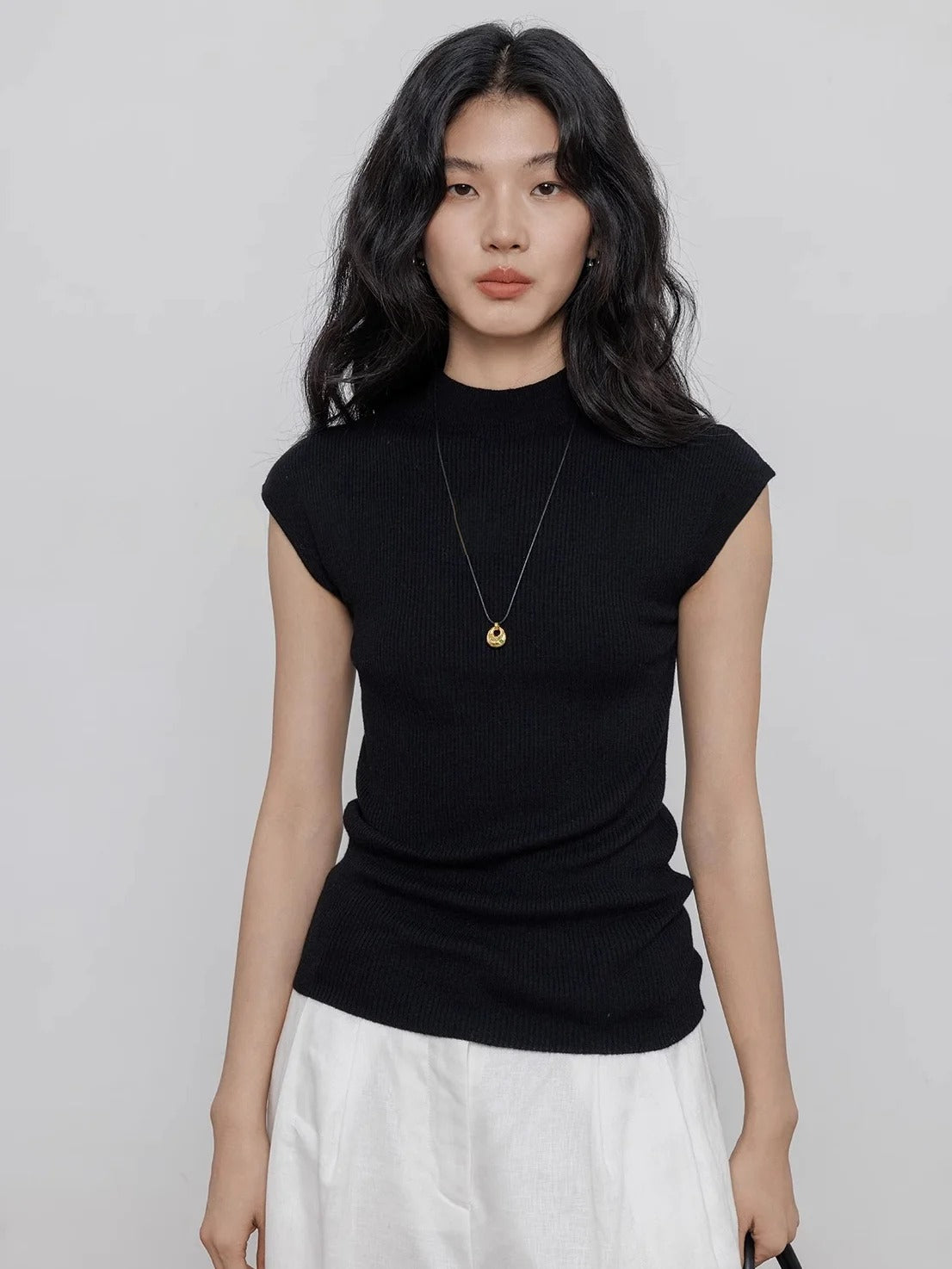 Half Turtleneck Knitted Vest_BDHL7357