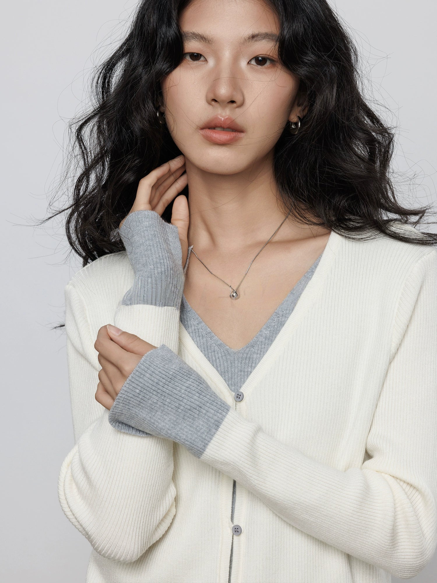 V-Neck Two-Piece Style Cardigan_BDHL7785