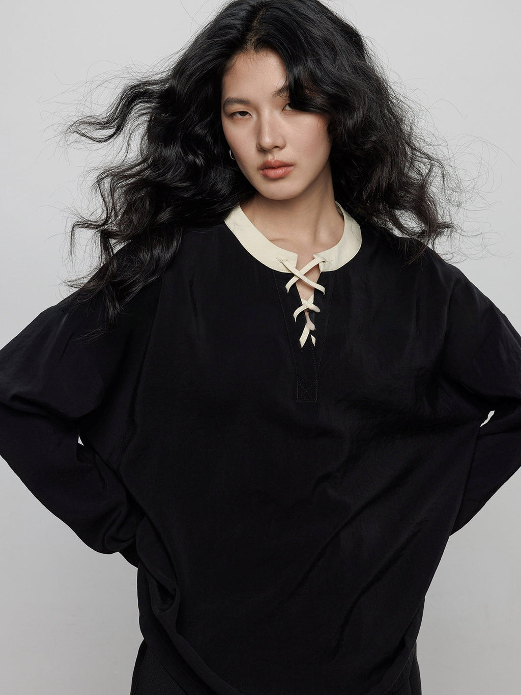 V-Neck Colour-Block Tops_BDHL8138