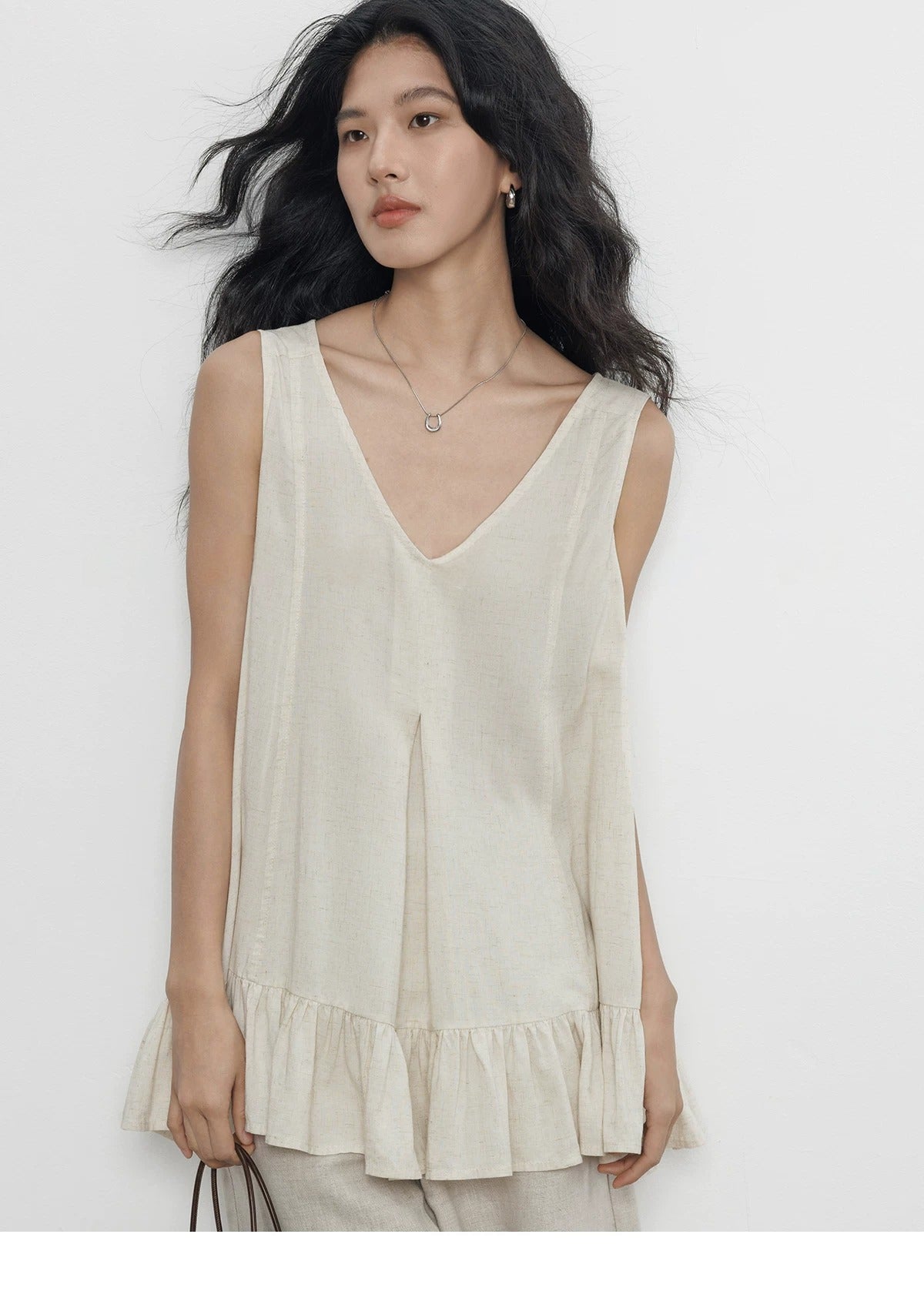 Ruffle Hem Sleeveless Linen Top_BDHL8360