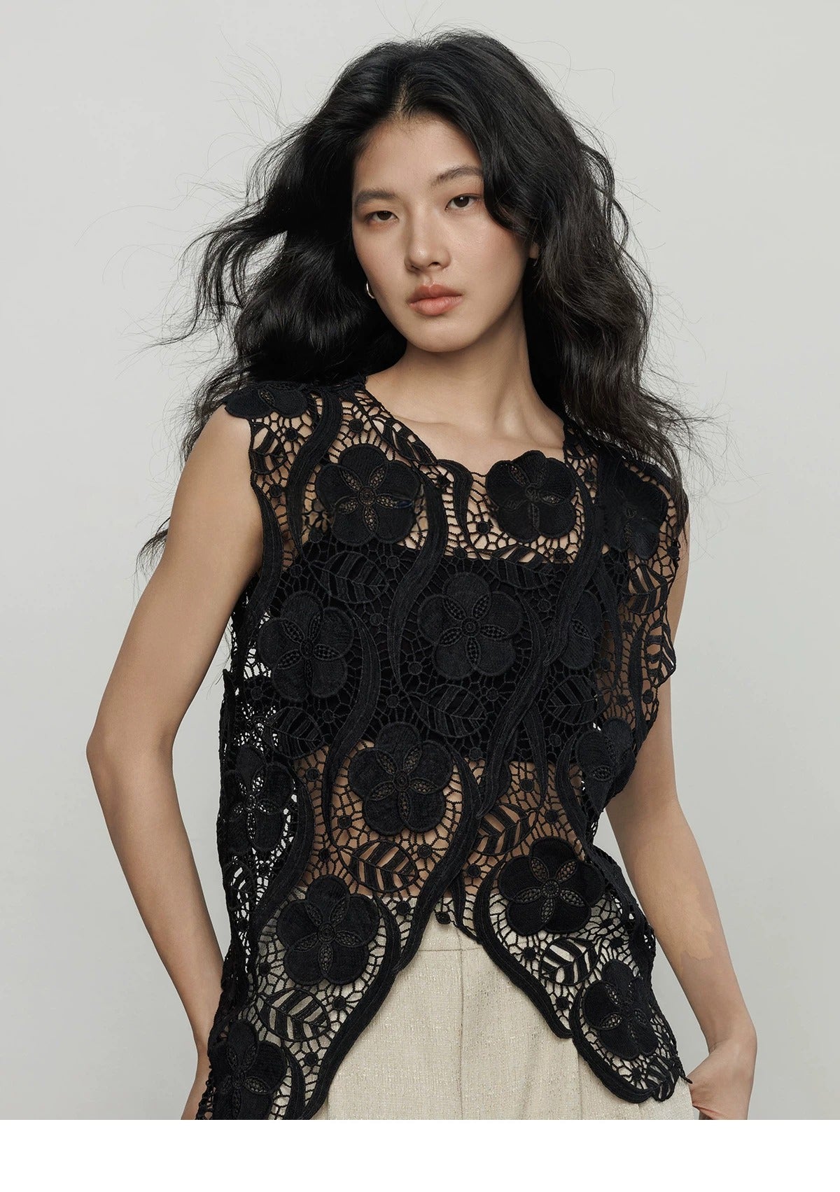 Floral Lace Sleeveless Top_BDHL8357