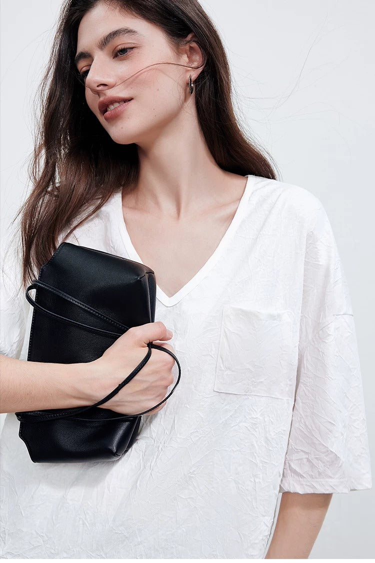 Crinkle Texture V-Neck Tee_BDHL8342