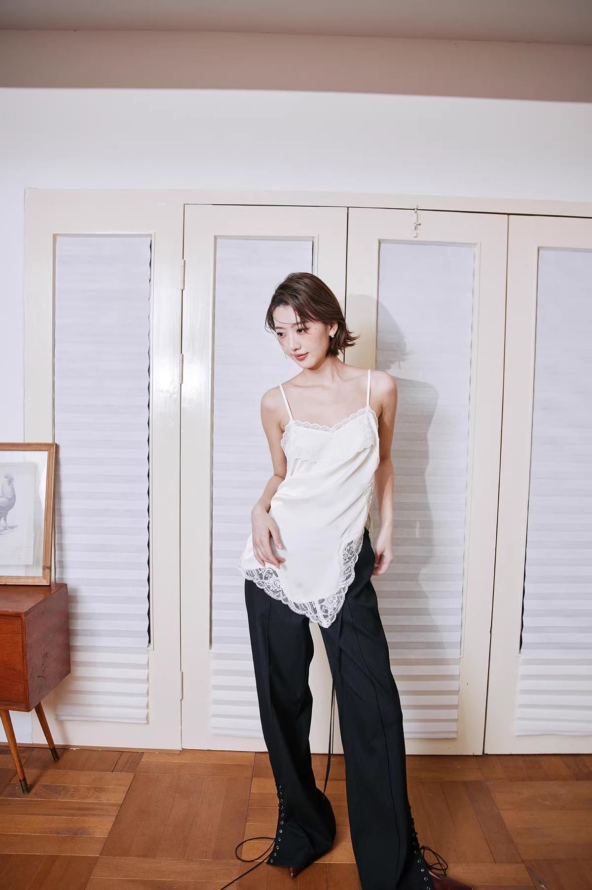 Black Lace-Up Side Low-Rise Wide Pants_BDHL8240