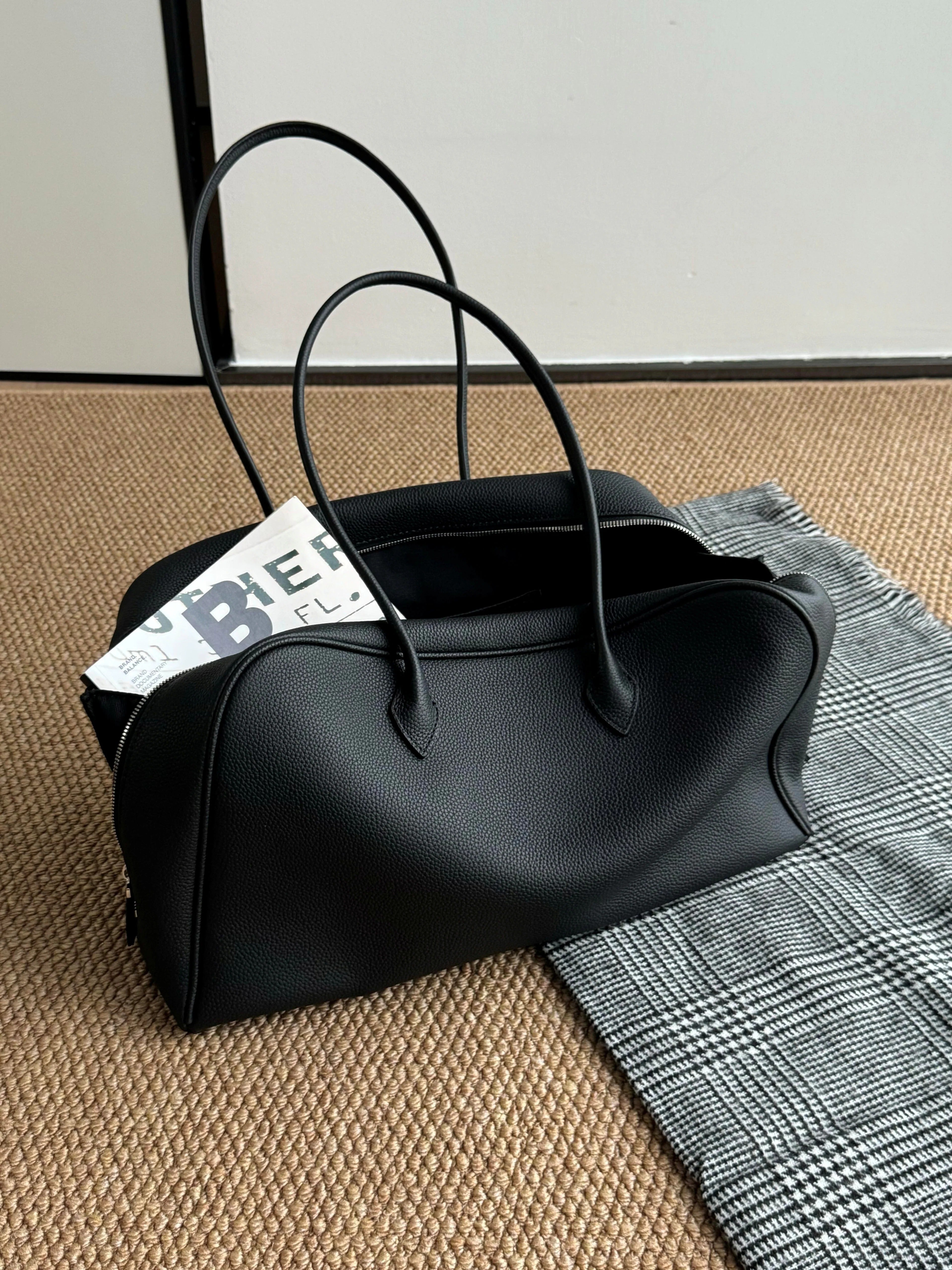 Gray Shoulder Boston Bag_BDHL7807