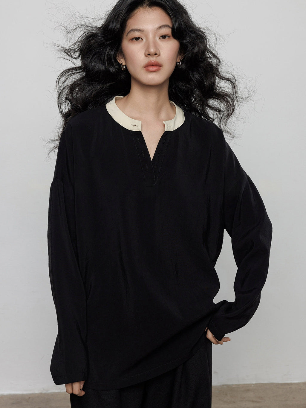 V-Neck Colour-Block Tops_BDHL8138