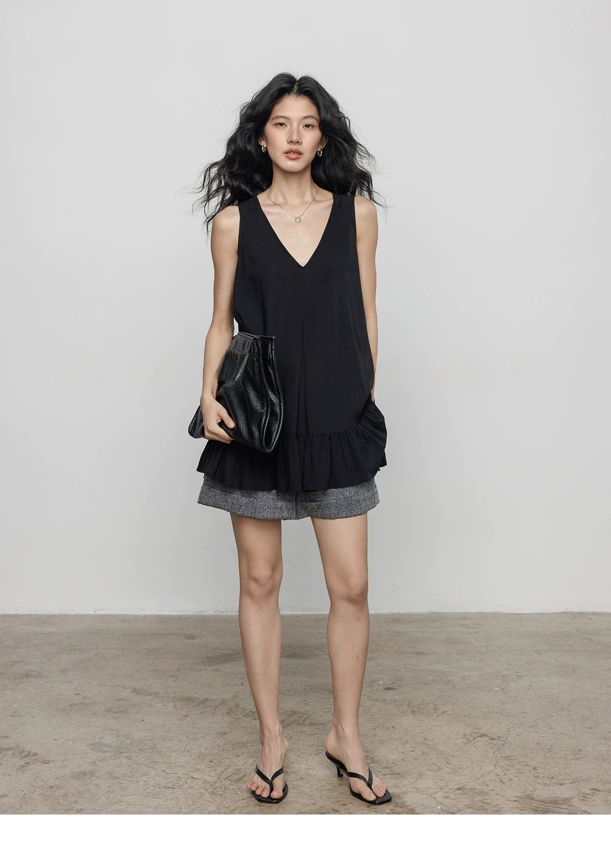 Ruffle Hem Sleeveless Linen Top_BDHL8360