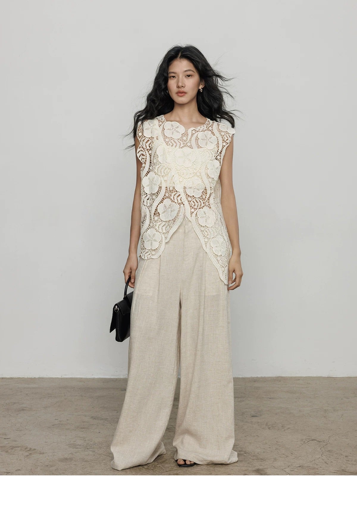 Floral Lace Sleeveless Top_BDHL8357