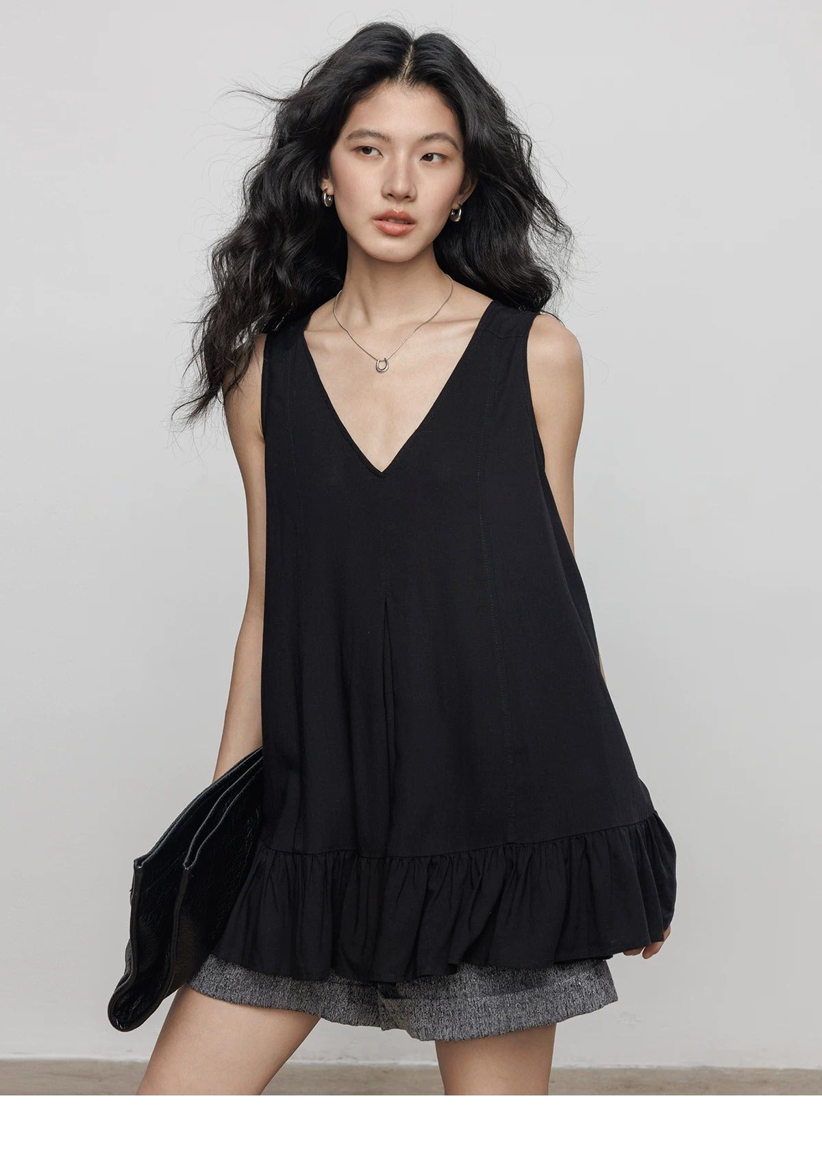 Ruffle Hem Sleeveless Linen Top_BDHL8360