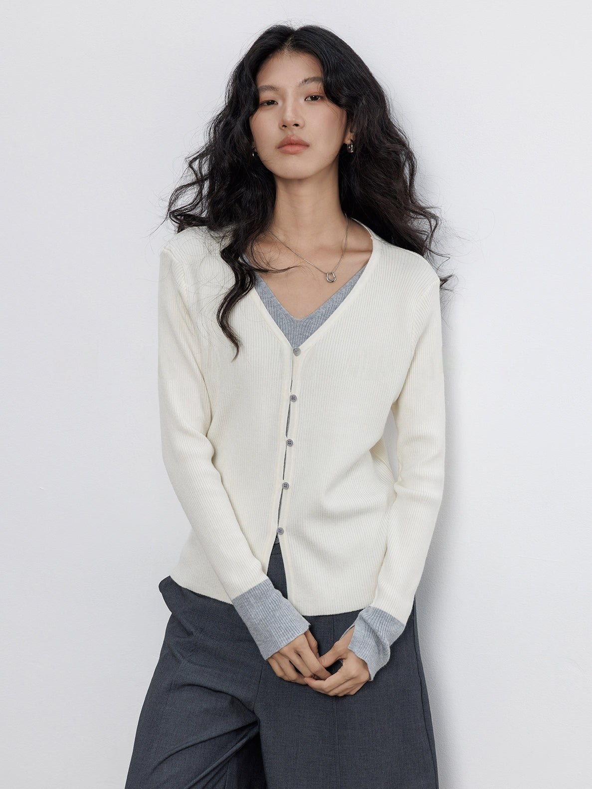 V-Neck Two-Piece Style Cardigan_BDHL7785