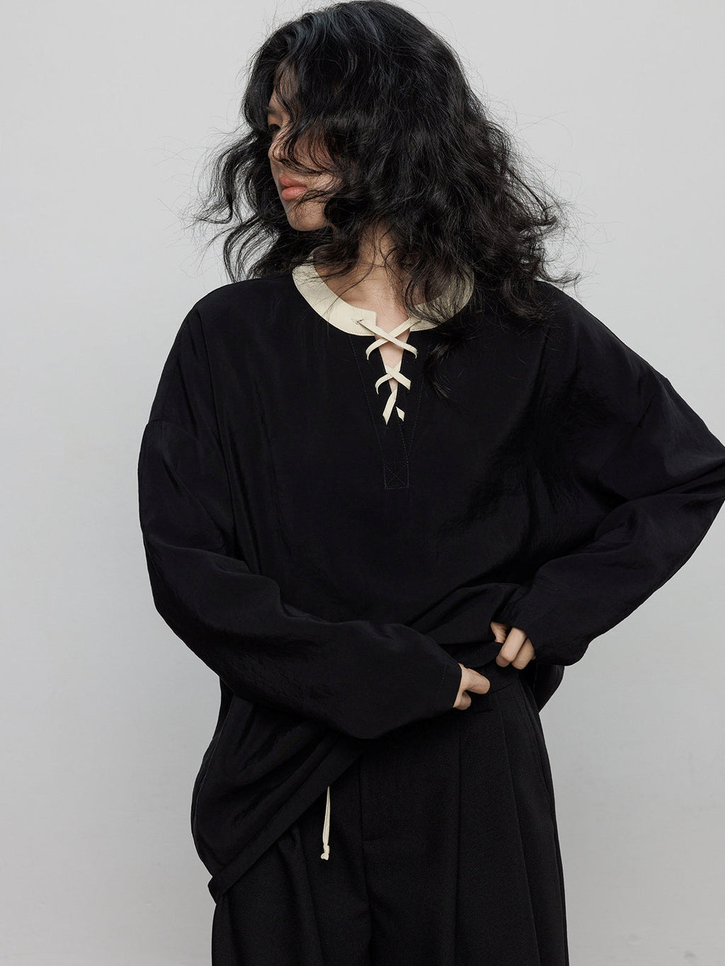 V-Neck Colour-Block Tops_BDHL8138