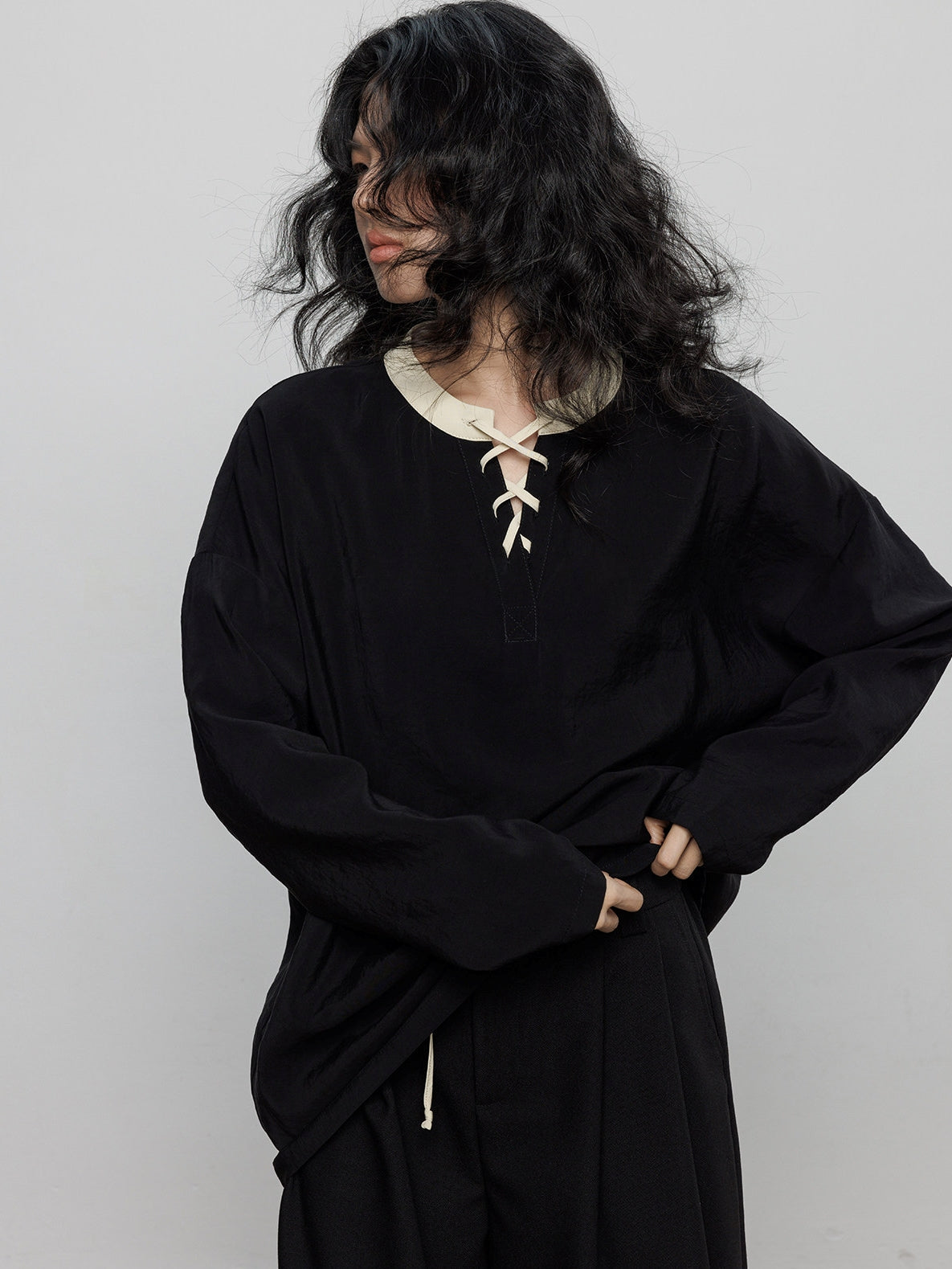 V-Neck Colour-Block Tops_BDHL8138